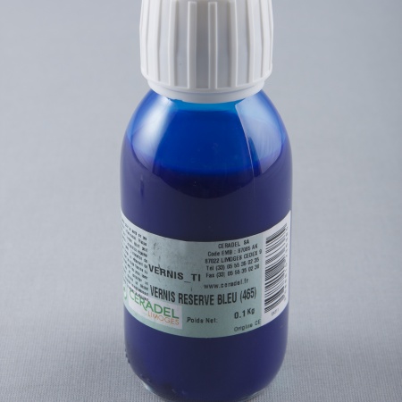 vernis-de-reserve-bleu-cellulosique-peinture-sur-porcelaine-rachel-plantier