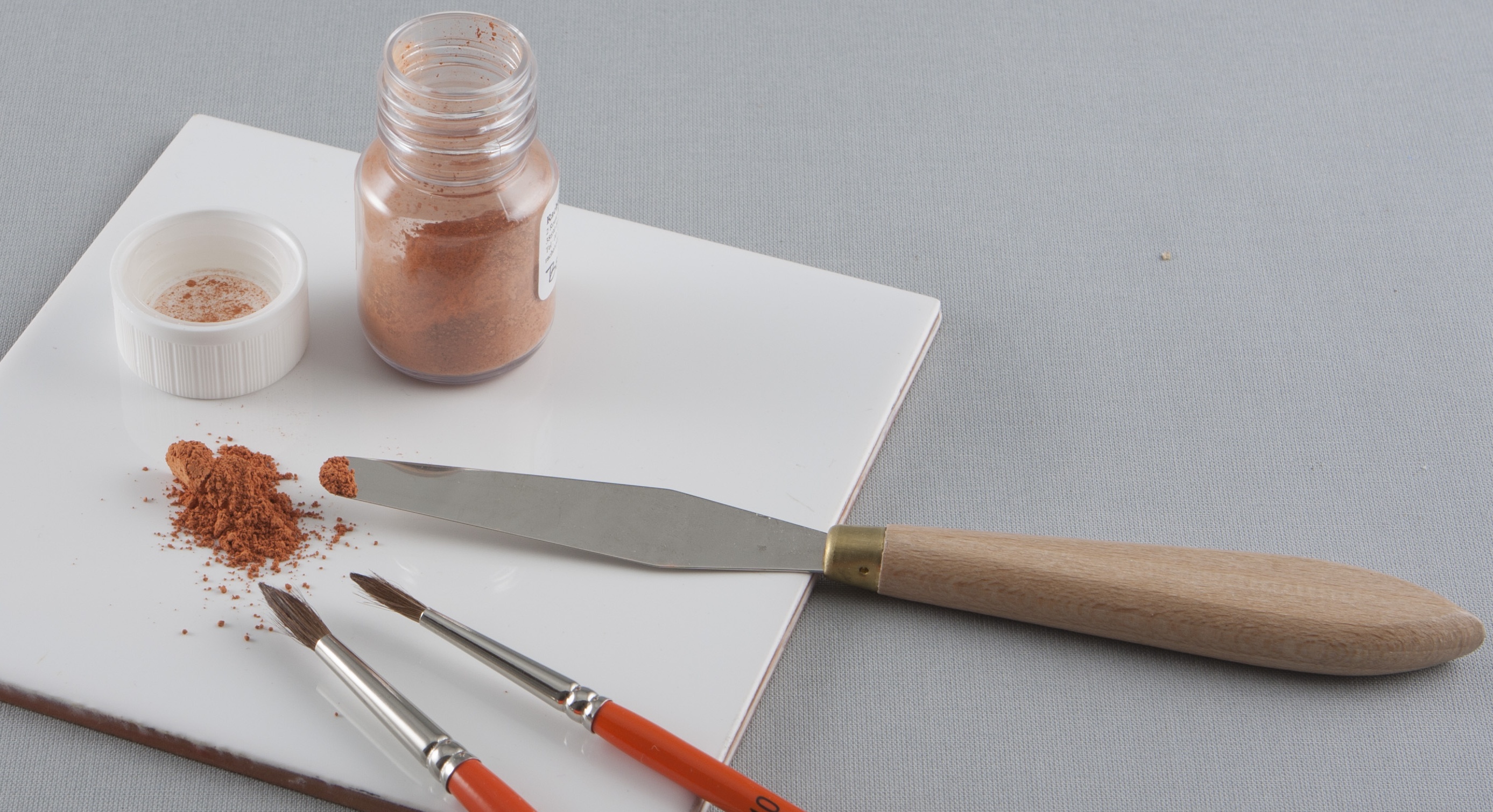 peinture-sur-porcelaine-rachel-plantier-materiel-tools