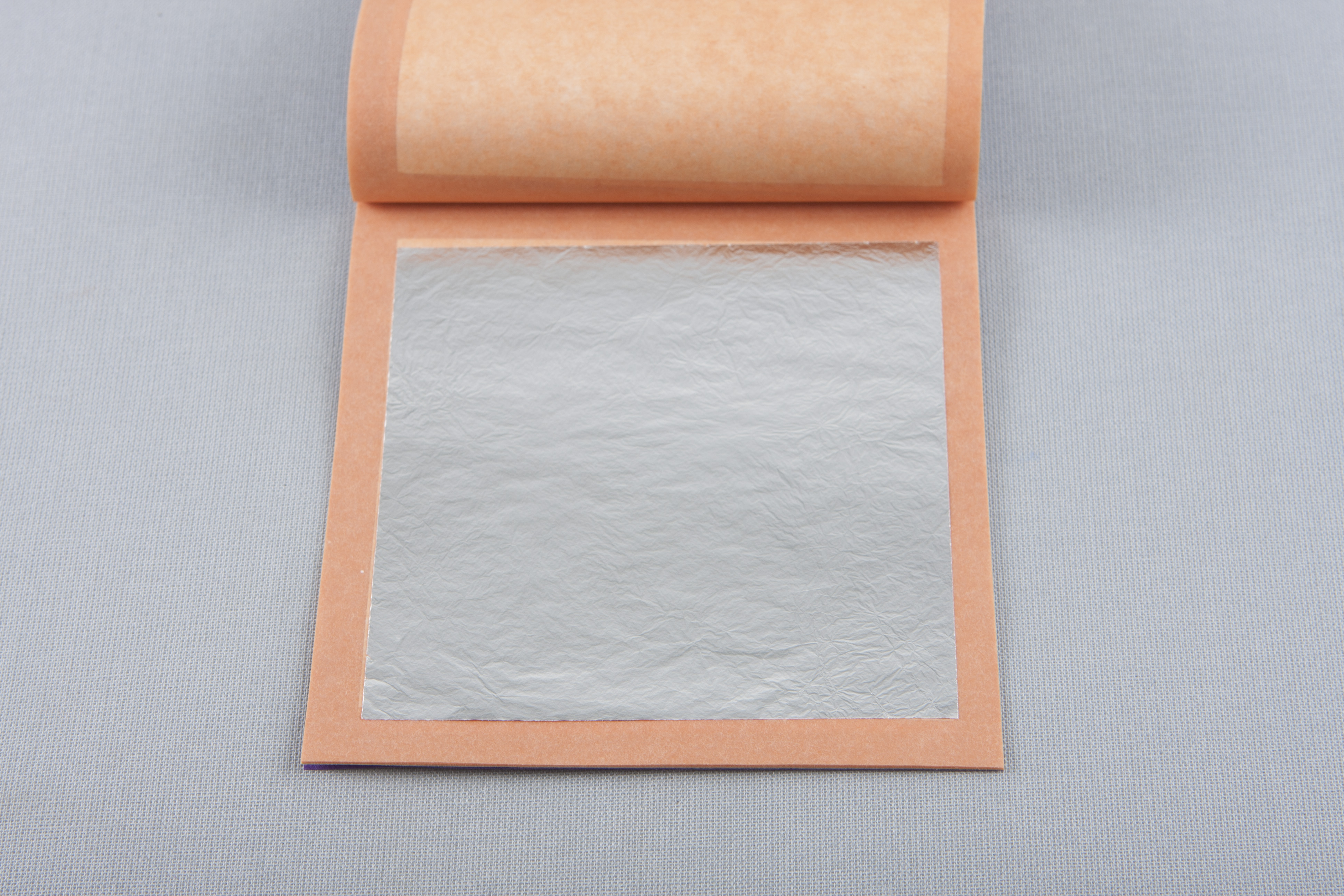 feuille-d-or-blanc-rachel-plantier-china-painting-tools-cours-stage-materiel-de-peinture-sur-porcelaine-porcelaine-blanche-pigments-diluants-or-platine-lustres